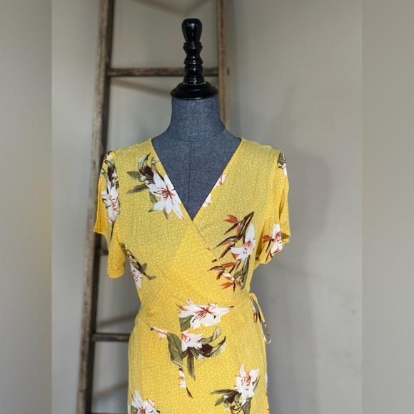 Heart of Marigold Yellow Tropical Print True Wrap Maxi Dress - Picture 2 of 16